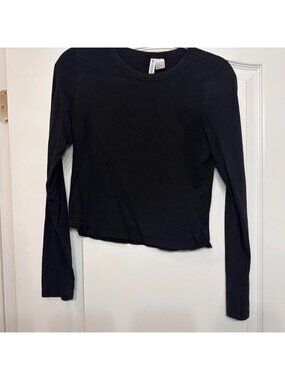 H&M black long sleeve crop top in size M #hm #basics